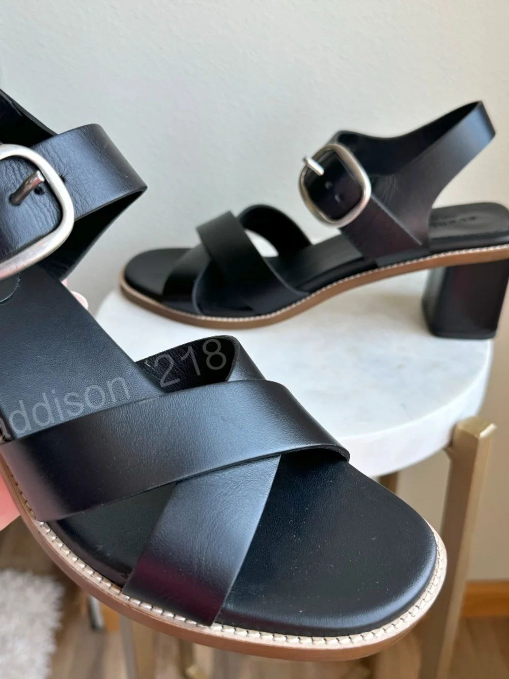 Everlane Leather Buckle Heel Sandals Black size 10 Block Chunky Heel Big Buckle - Picture 16 of 16